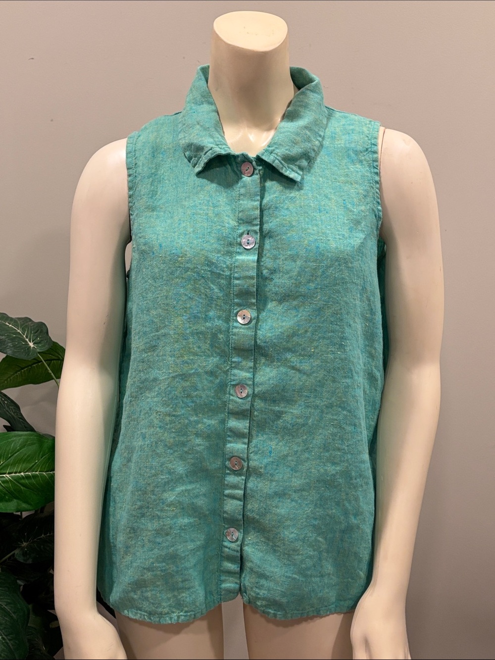 FLAX Sleeveless Collared Button-Front Linen Top in Green